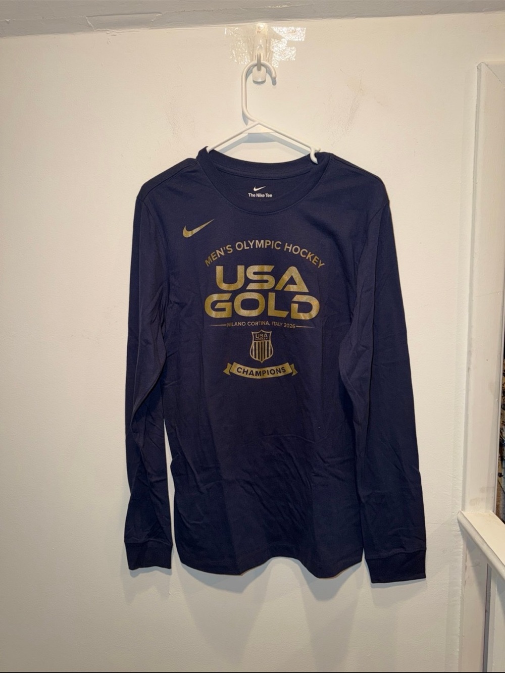Team USA Men’s Hockey 2026 Olympic Gold Medal Long Sleeve Shirt. Small(NWOT)